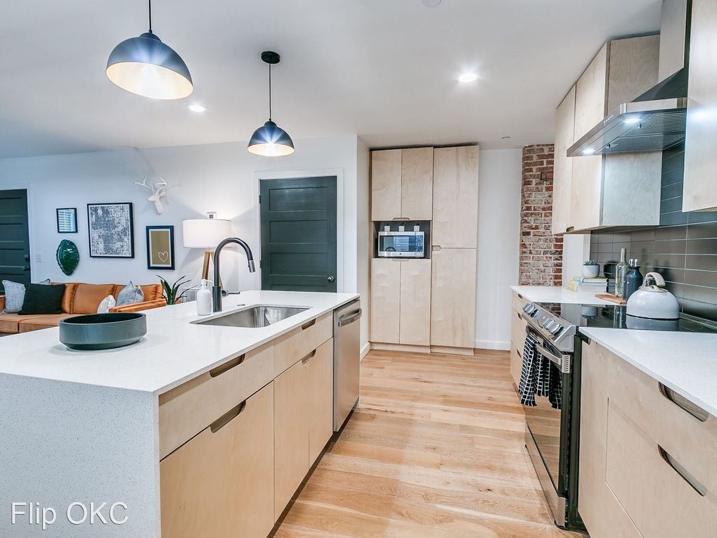 Building Photo - 808 NW 23rd St