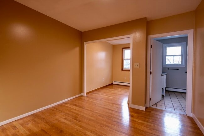 Building Photo - 26 Cleveland St