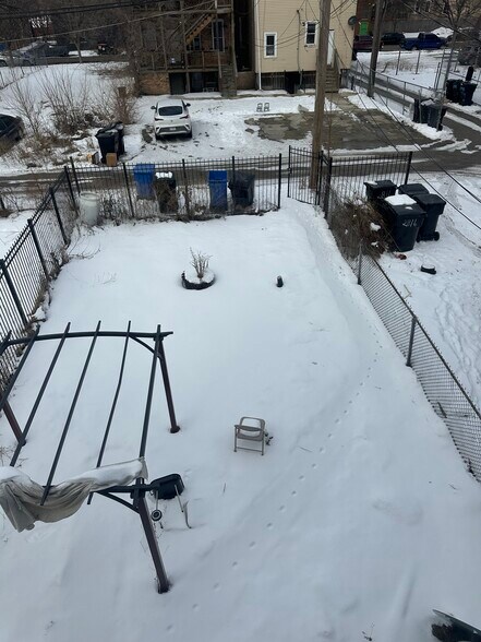 Back Yard - 2818 W Wilcox St