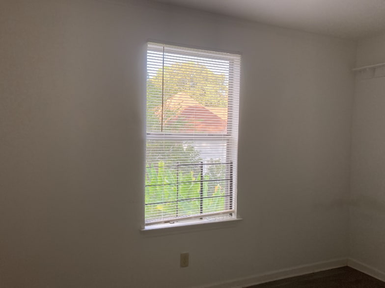 Building Photo - 2020 Plum St