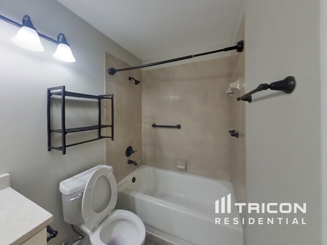 Building Photo - 1036 Malletwood Dr