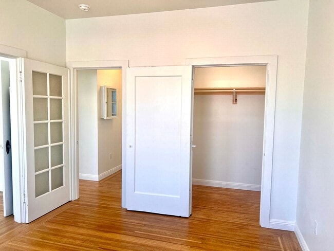 Building Photo - Fully Renovated Bright Corner Apartment wi...