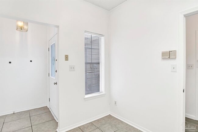 Building Photo - 601 E Burgess Rd