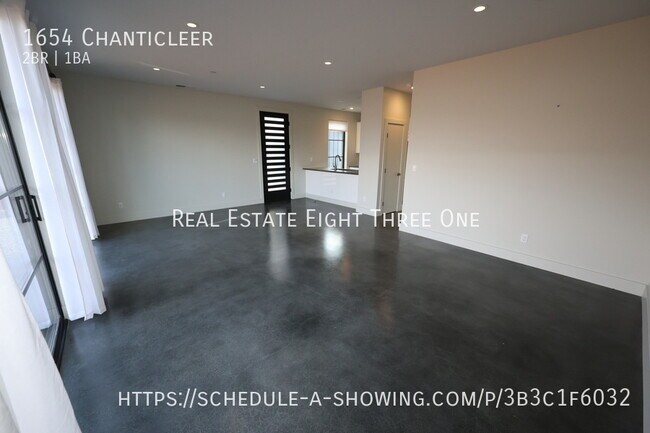 Building Photo - 1654 Chanticleer-