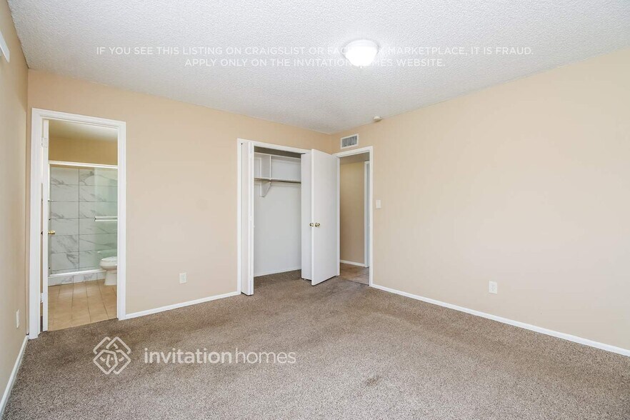 Building Photo - 2463 E Fairbrook St
