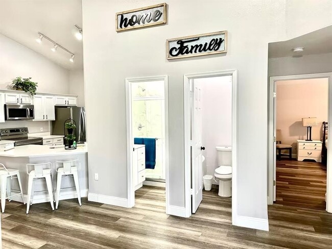 Building Photo - 626 Eagle Pointe S