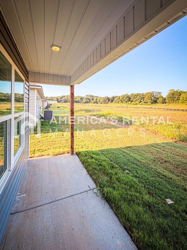 Building Photo - 4032 River Bend Rd