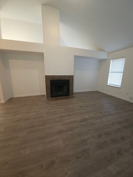 Building Photo - 1307 Edelweiss Dr