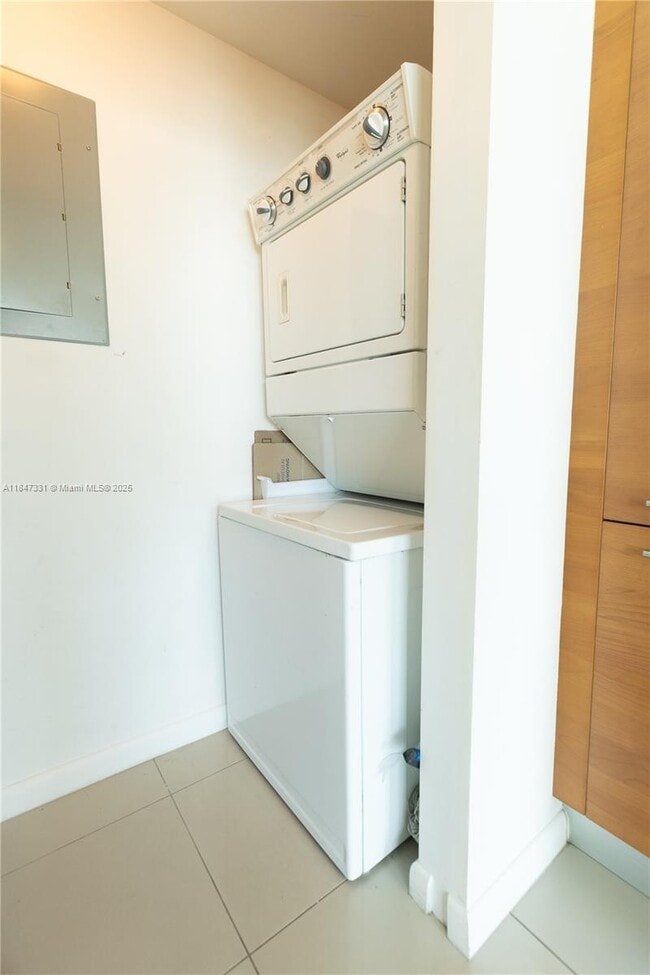 Building Photo - 244 Biscayne Blvd