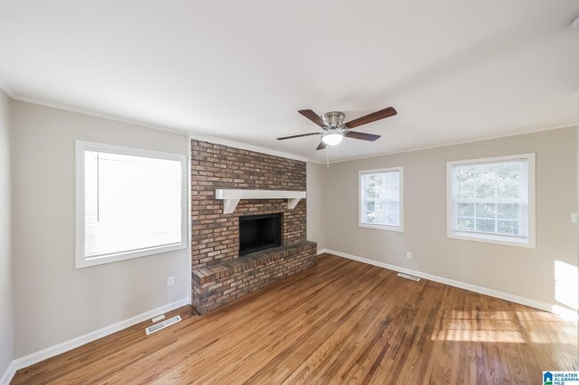 Building Photo - 1009 12th St