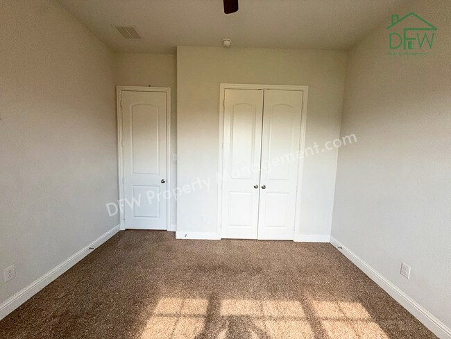 Building Photo - Modern Comfort Meets Style in the Heart of Euless – 3 Bed, 2 Bath Home with Premium Finishes!