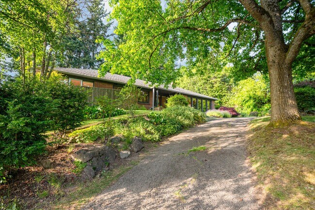 Building Photo - 4Bd/2Ba Seattle House