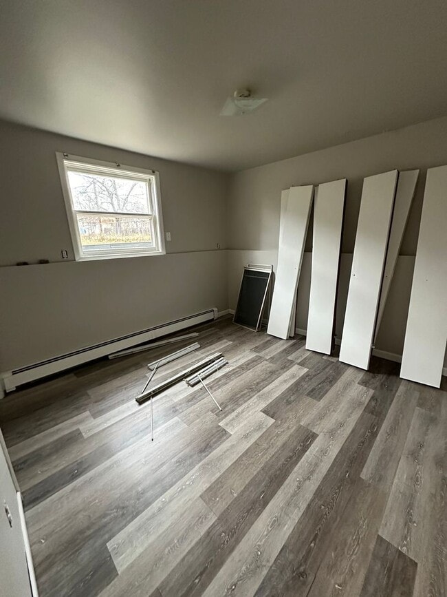 Building Photo - 2 Bedroom Duplex