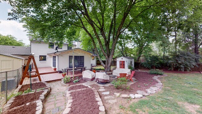 Building Photo - **RENOVATED COLONIAL ON OVER AN ACRE ZONED FOR WILLIAMSON COUNTY BRENTWOOD SCHOOLS**