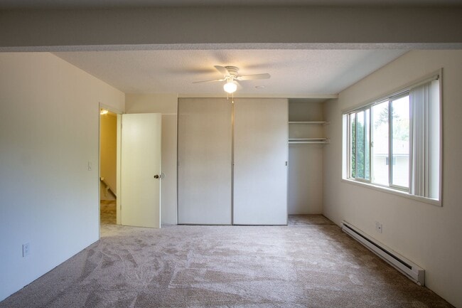 Building Photo - 9120 SW Becker Dr