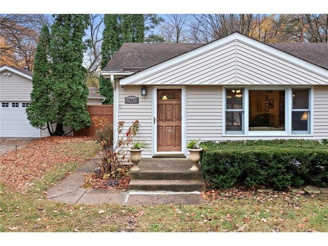Building Photo - 15803 Sunset Rd