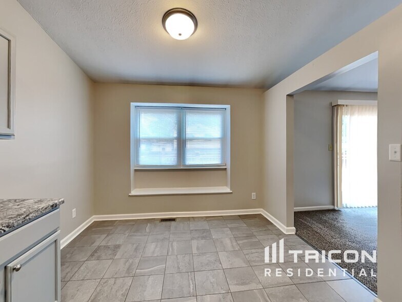 Building Photo - 7436 Glensford Dr