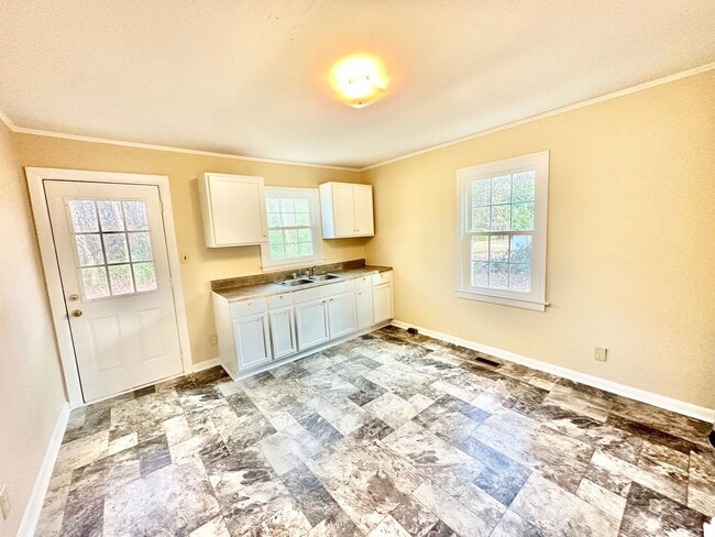 Building Photo - 415008001