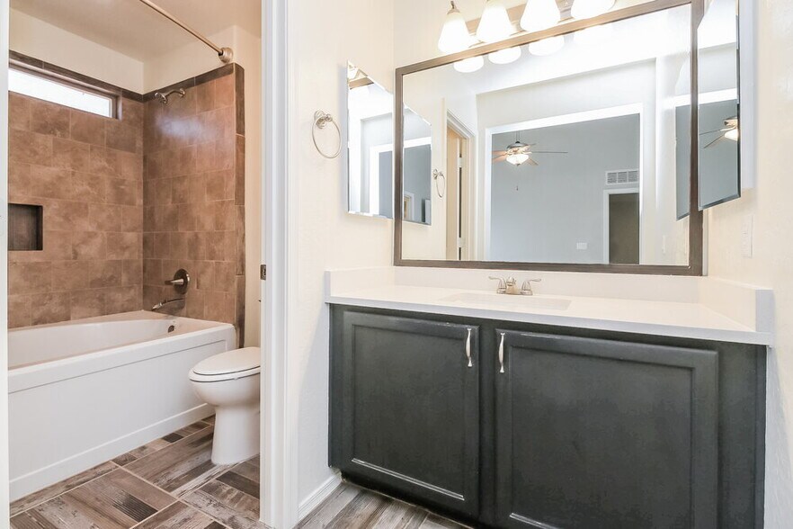 Building Photo - 67 E Nolana Pl