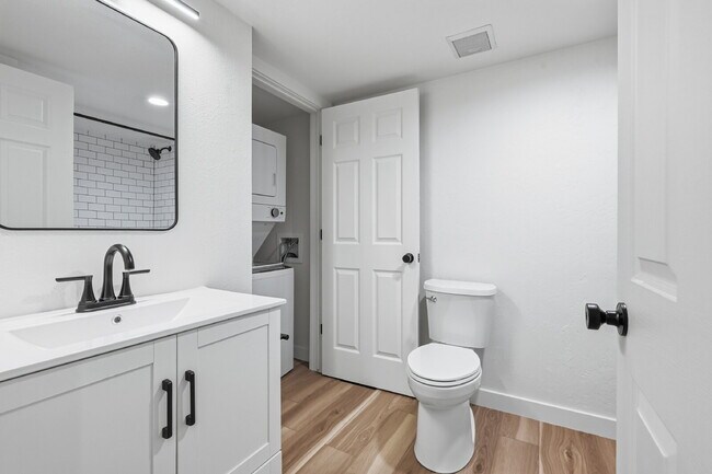 Building Photo - $1,740.95, 2- Beds - 1 Bath, Condo in Wheat Ridge with Washer and Dryer