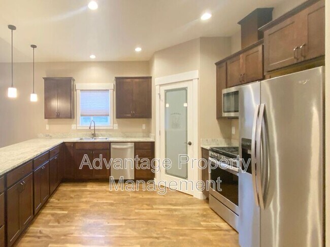 Building Photo - 106 S 21st. St.