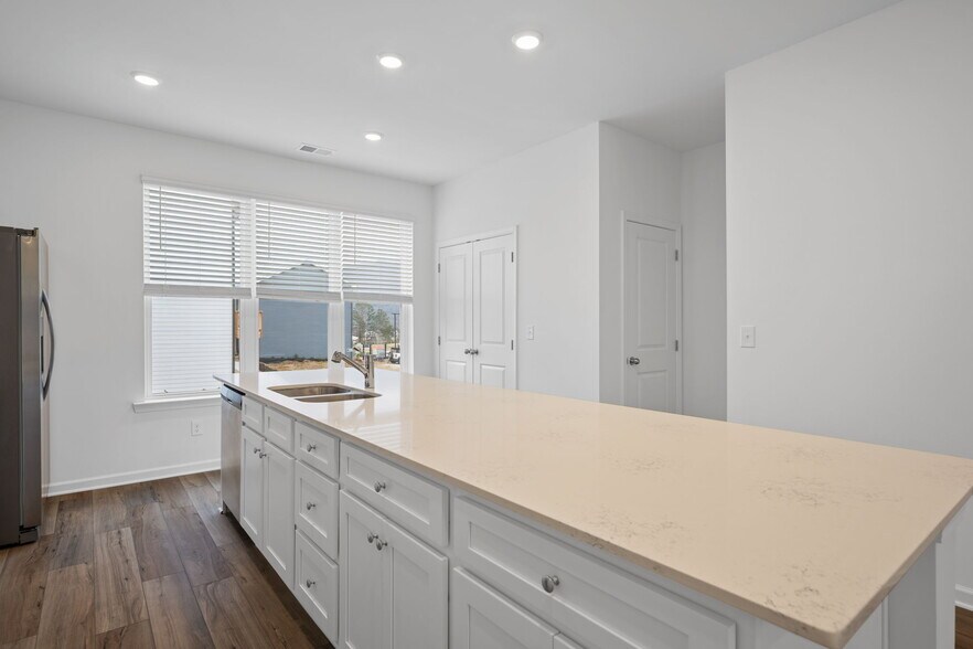 Building Photo - 4178 Tillie Cir