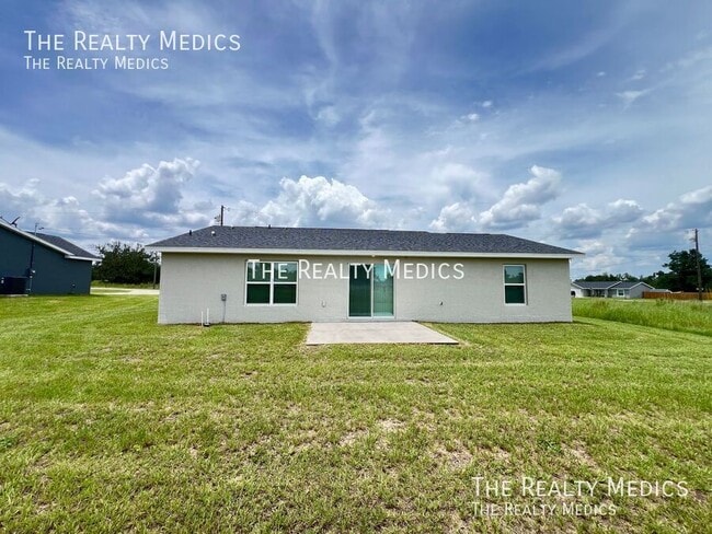 Building Photo - 52 Maple Dr