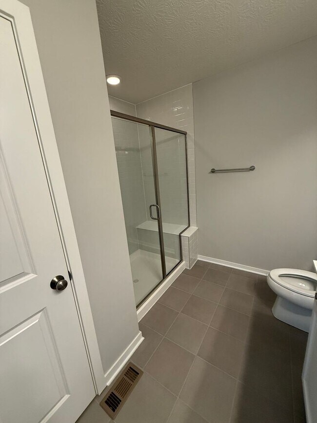 Building Photo - Stunning Westerville Condo with Loft | 2,086 Sq Ft | Garage | Move-In Ready