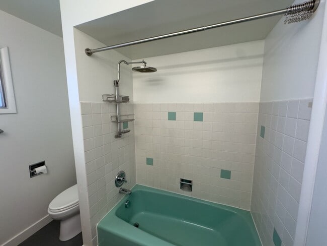 Building Photo - Brooklyn Excellence-2 Bed Duplex Unit