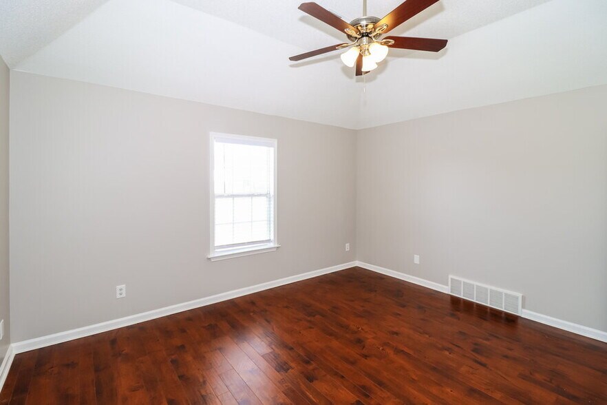 Building Photo - 35 Cami Cove