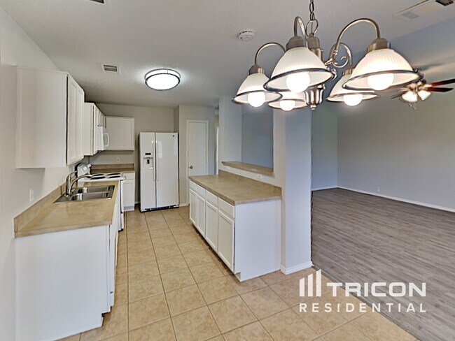 Building Photo - 704 River Run Dr