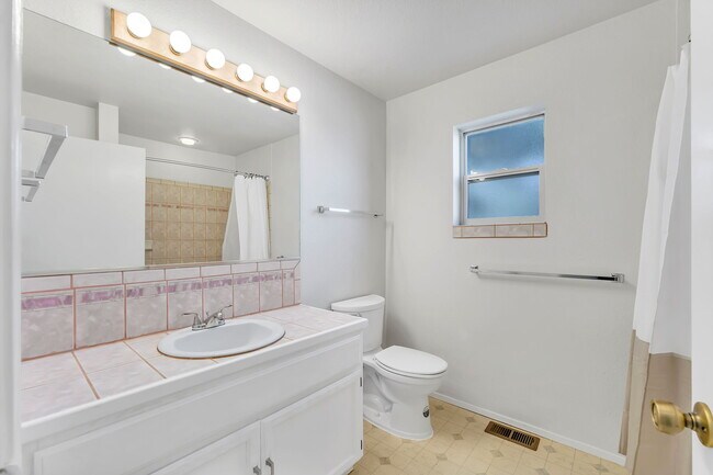 Building Photo - 2430 Telluride Dr