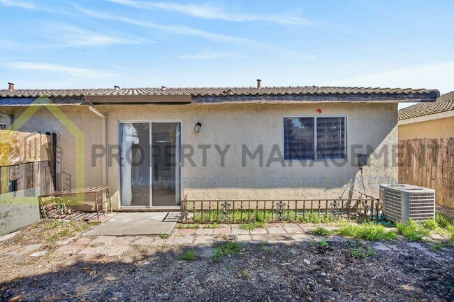 Building Photo - 8991 Fox Creek Dr