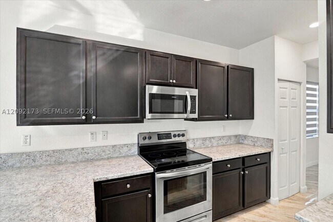 Building Photo - 336 NE 210th Way