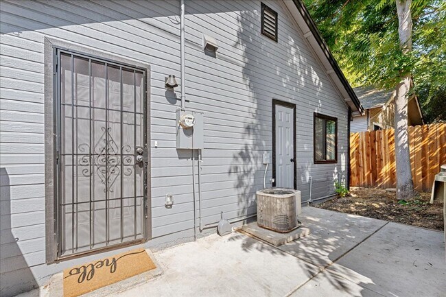 Building Photo - 3221 San Jose Way