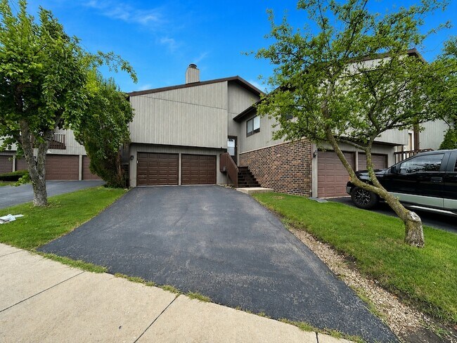Building Photo - 56 Century Dr