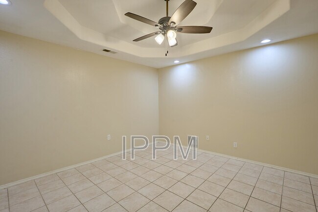 Building Photo - 2609 Thomas Ln
