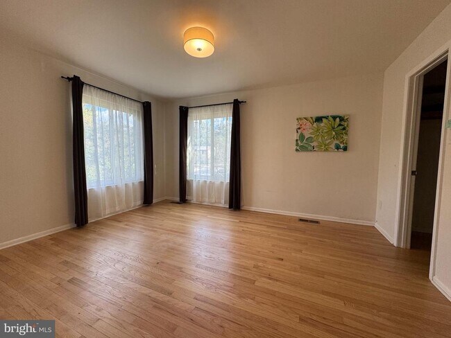 Building Photo - 10676 Muirfield Dr