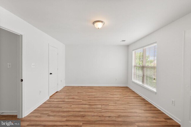 Building Photo - 2372 Woodland Pond Ln