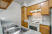 Building Photo - 1000 River Bend Dr