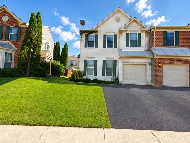 Building Photo - 235 Eisenhower Ct