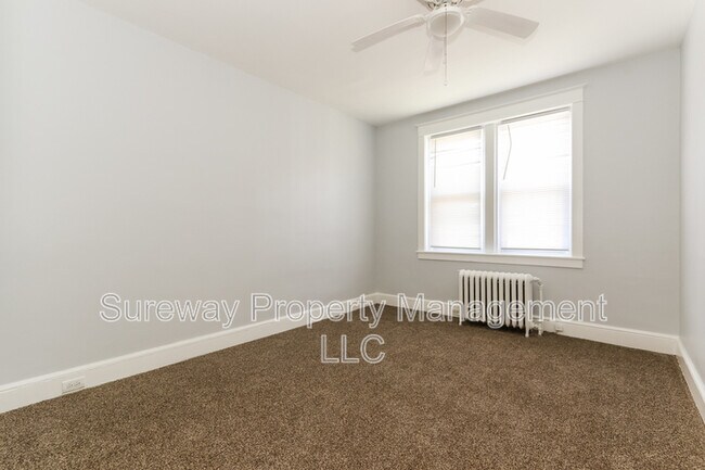 Building Photo - 139 E Plumstead Ave