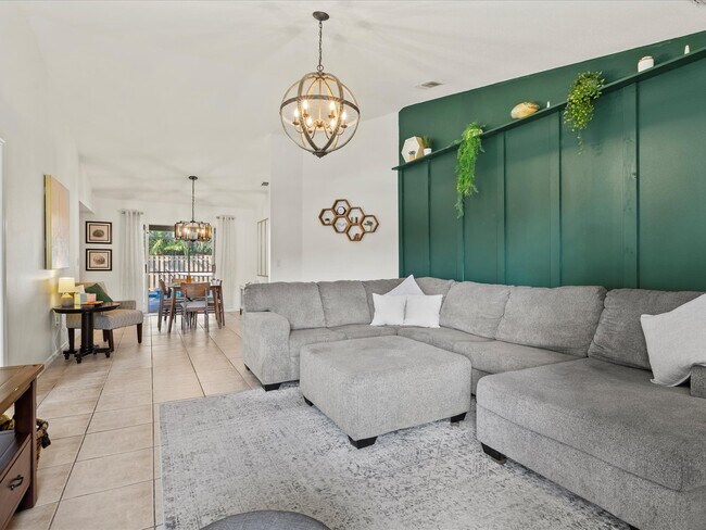 Building Photo - 5884 Milton Ave