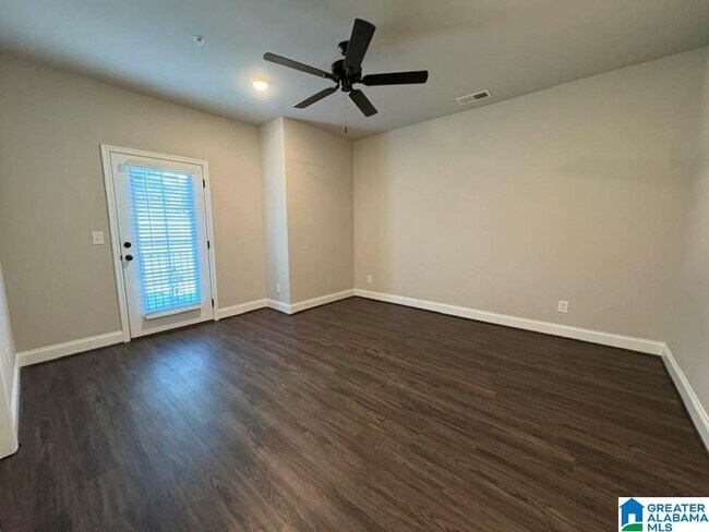 Building Photo - 4421 Lennox Pl