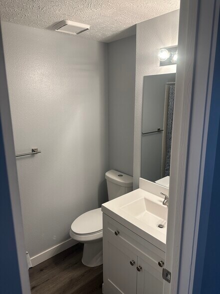 Building Photo - 3524 English Court