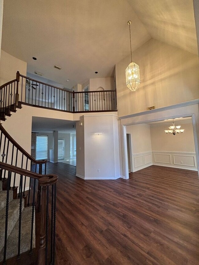 Building Photo - Beautiful 4BR 3.5BA Home w/ 3 Car Garage • Patio & Yard • 3 living areas in Grapevine