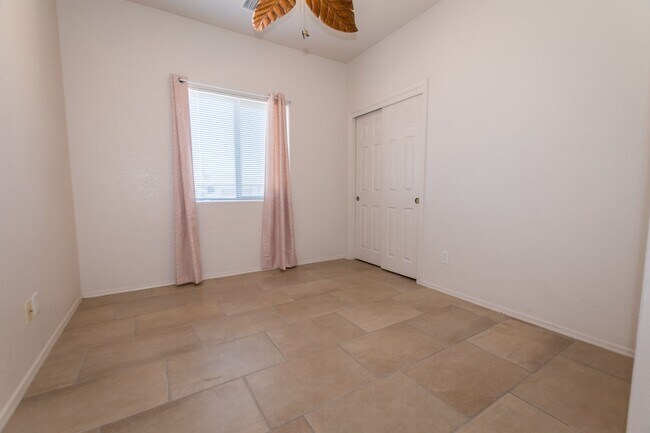 Building Photo - Large Corner Lot Home with 3 Bedrooms, 2 Baths, Central A/C, Washer & Dryer included!