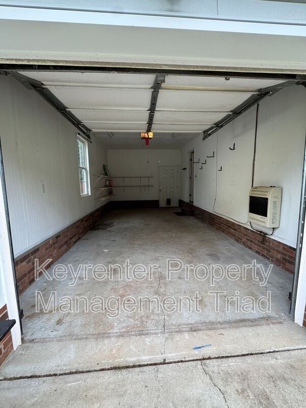 Building Photo - 706 Princess Rd
