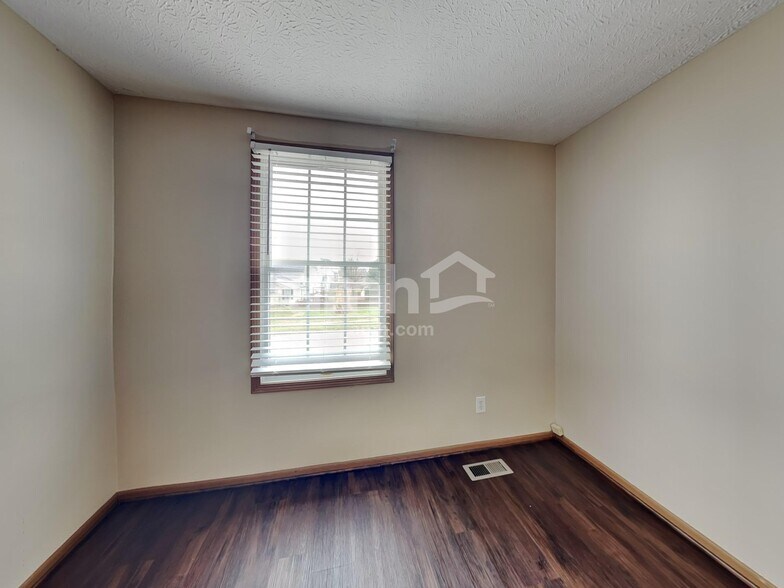 Building Photo - 1840 Pine Grove Pl