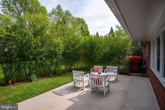 Building Photo - 5107 Bradley Blvd